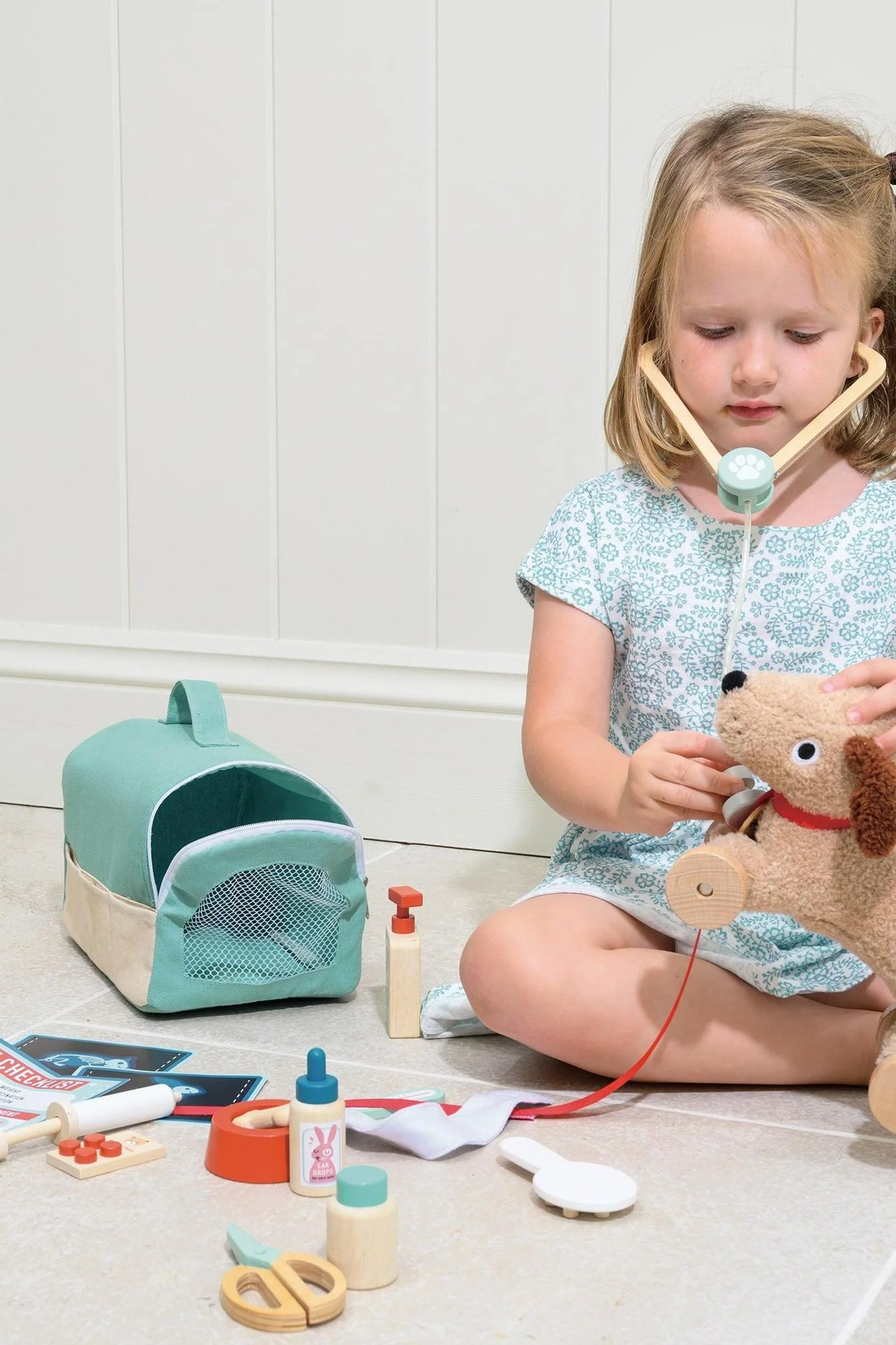 Animal Rescue Vet Case, Wooden Pretend Play Veterinary Set - Image 9