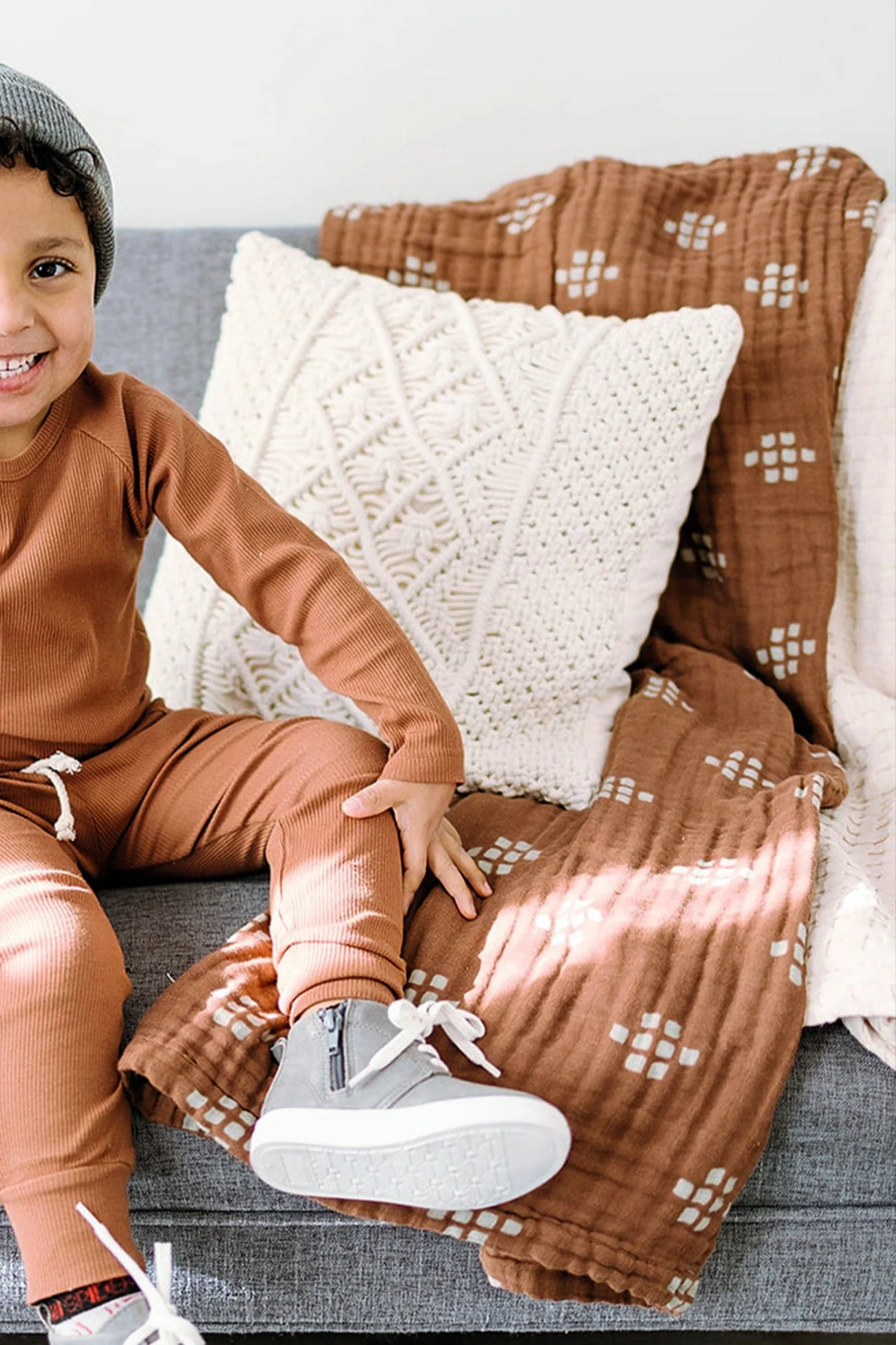 Chestnut Textiles Lightweight Muslin Crib Quilt, 100% Cotton, Baby Essentials - Image 3