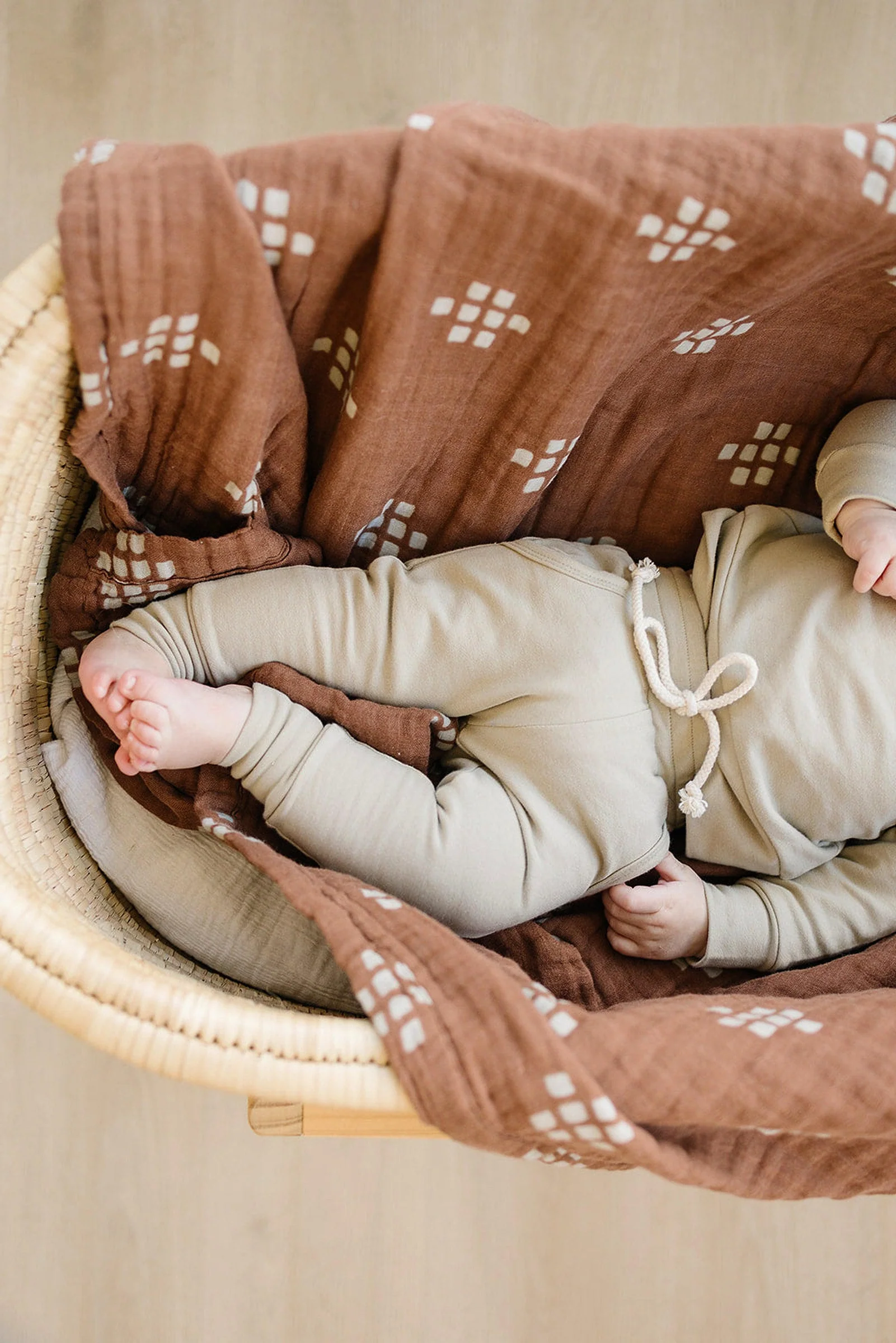 Chestnut Textiles Lightweight Muslin Crib Quilt, 100% Cotton, Baby Essentials - Image 6