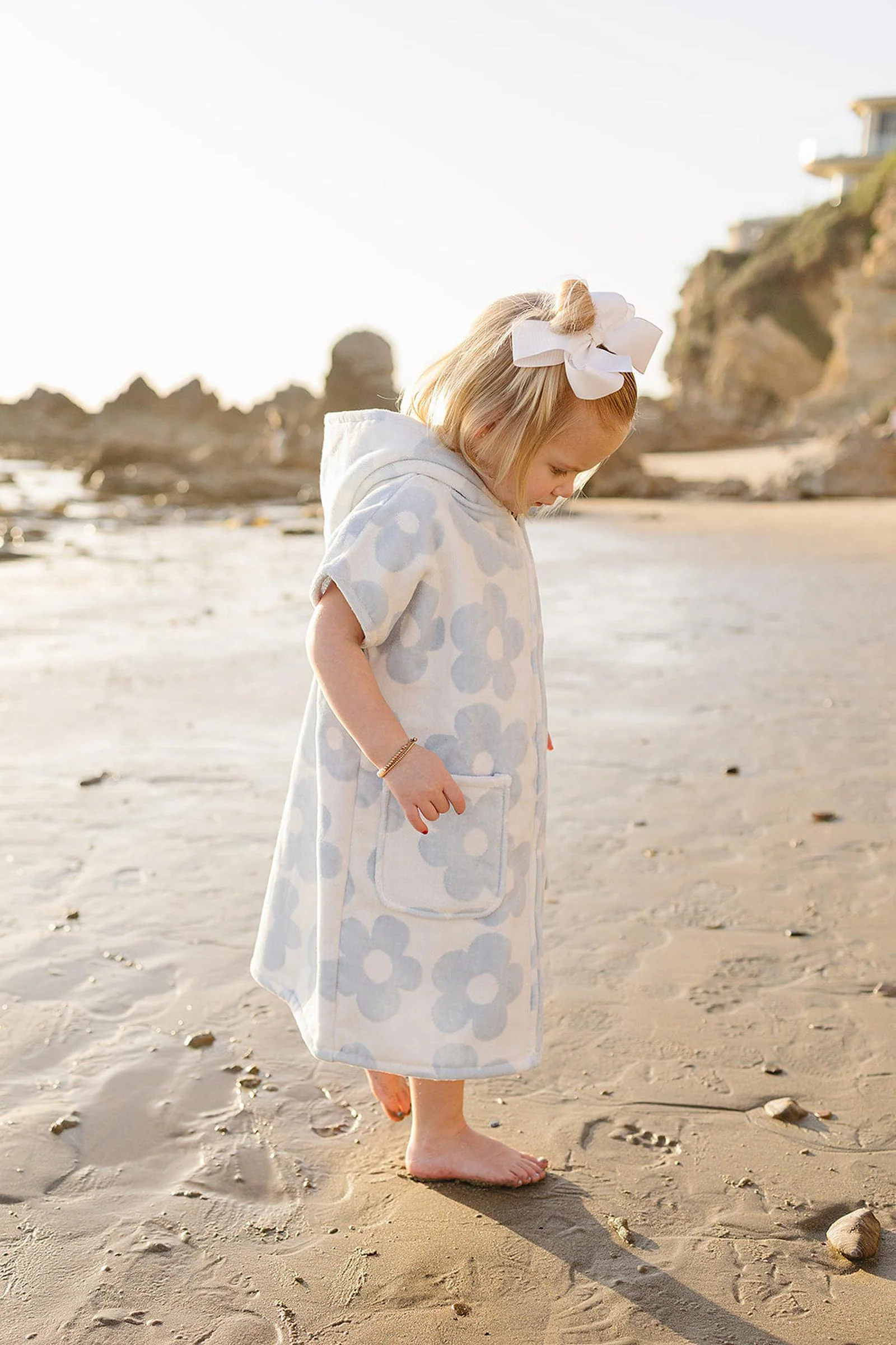 Coastal Floral Zip-Up Organic Cotton Beach Poncho, Light Blue & White - Image 5