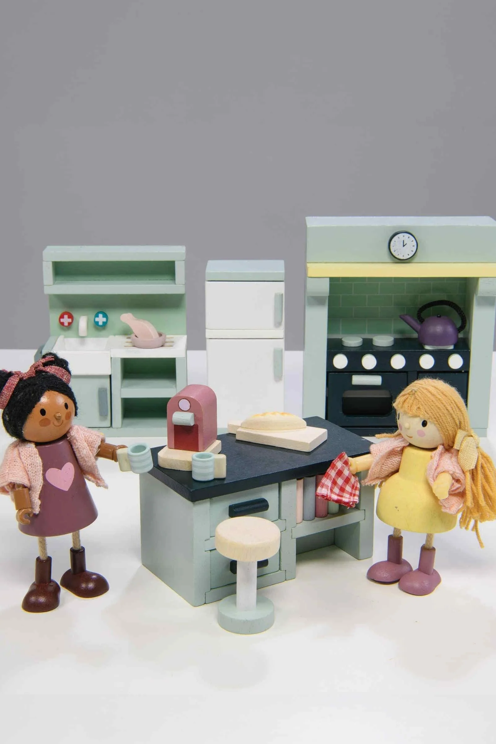 Dollhouse Kitchen Furniture - Image 2