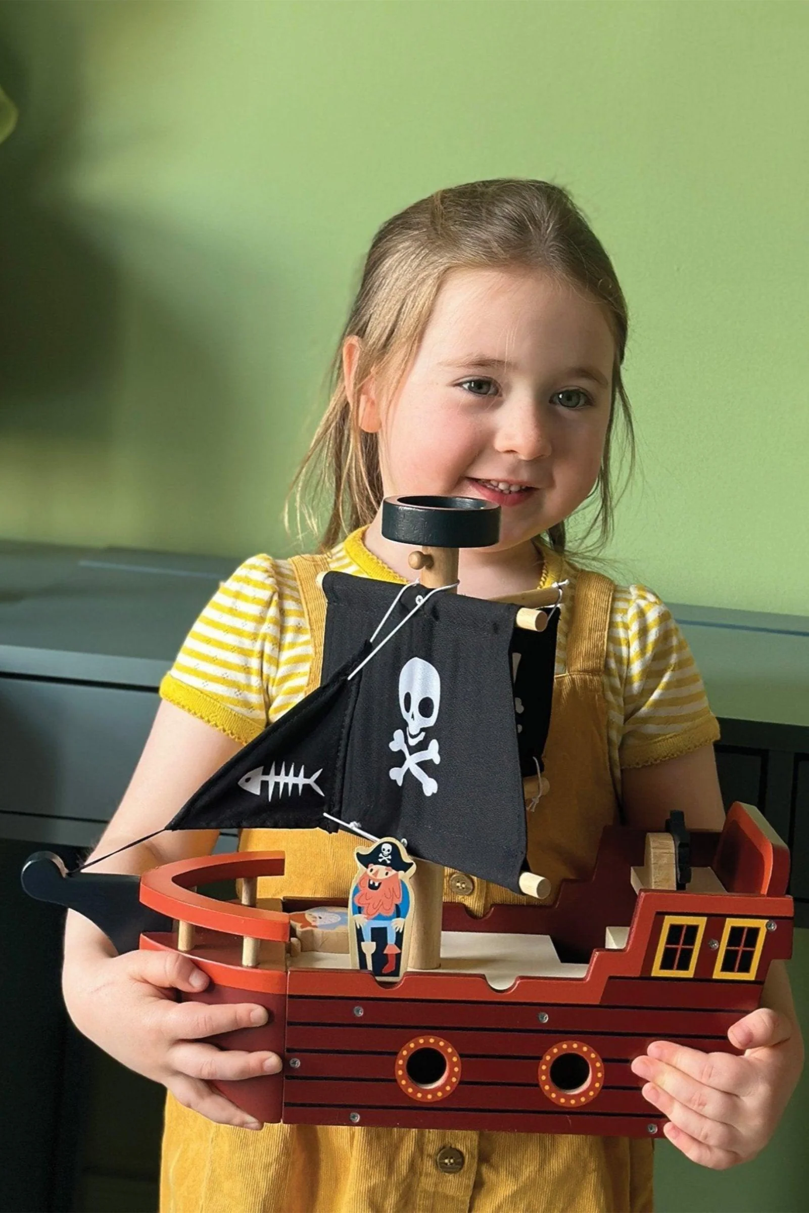 Fishbones Pirate Ship - Image 8