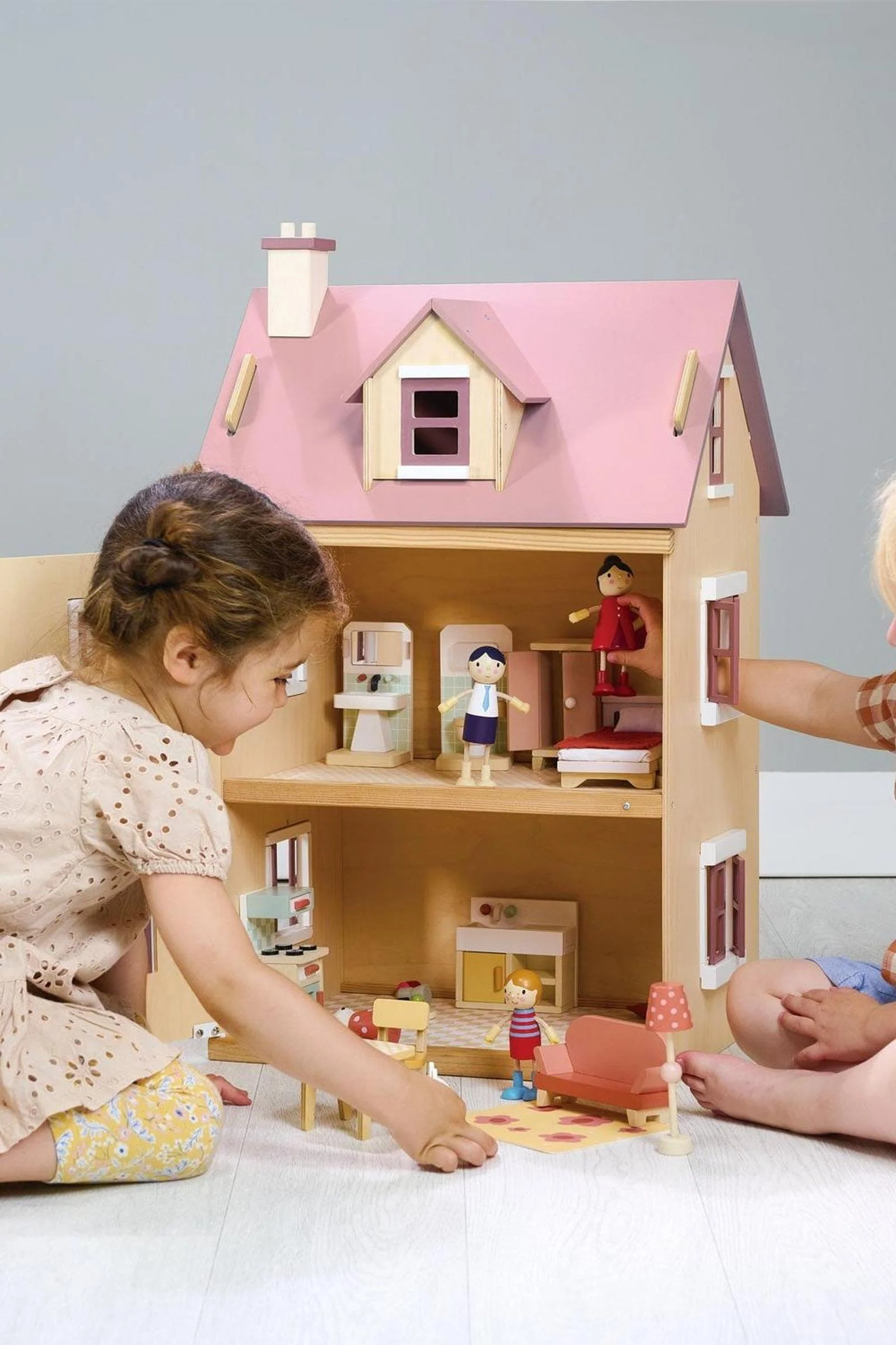 Foxtail Villa, Dollhouse - Image 6