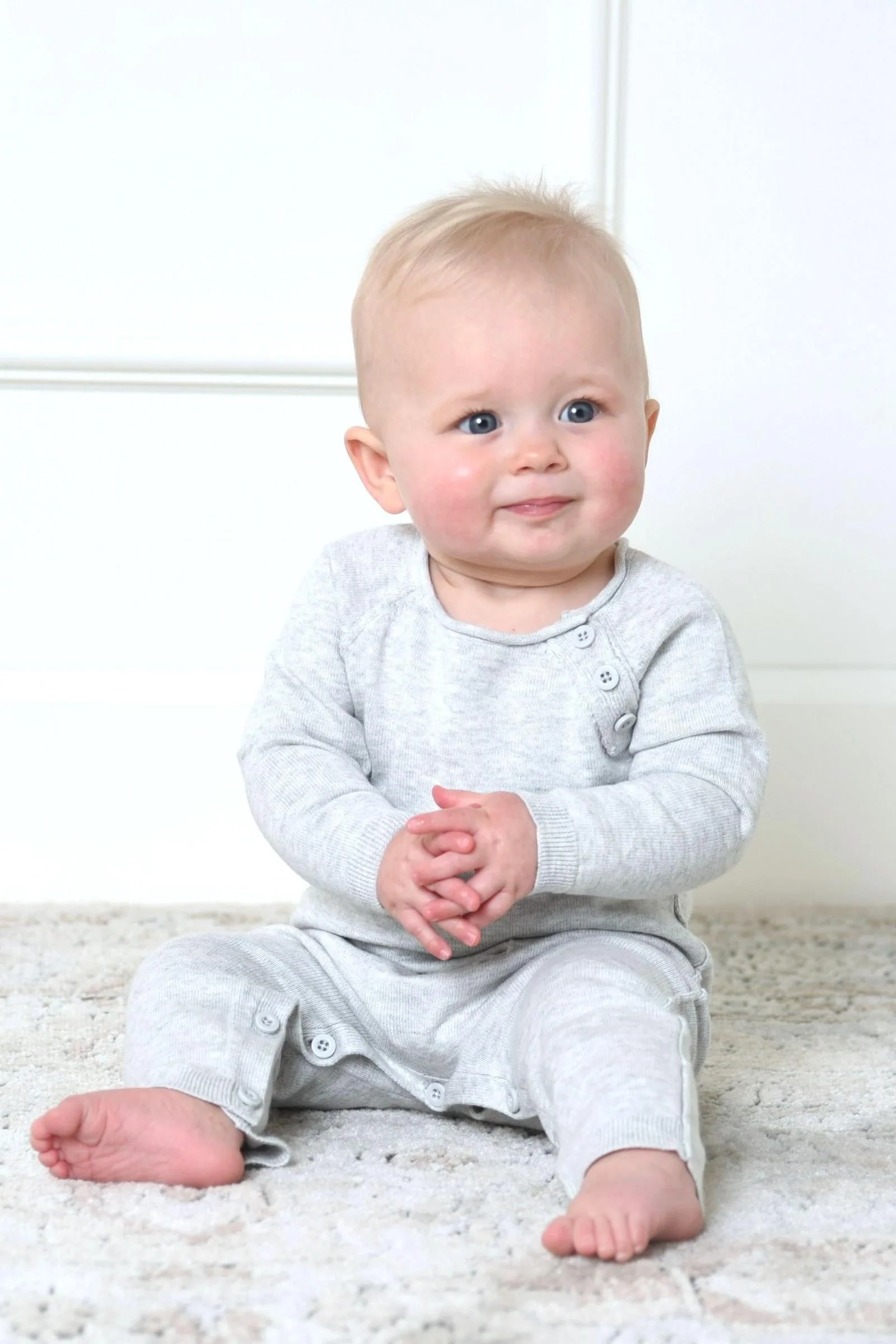 Organic Cotton Raglan Sweater Romper & Jacquard Blanket Gift Set for Babies, Gray - Image 3
