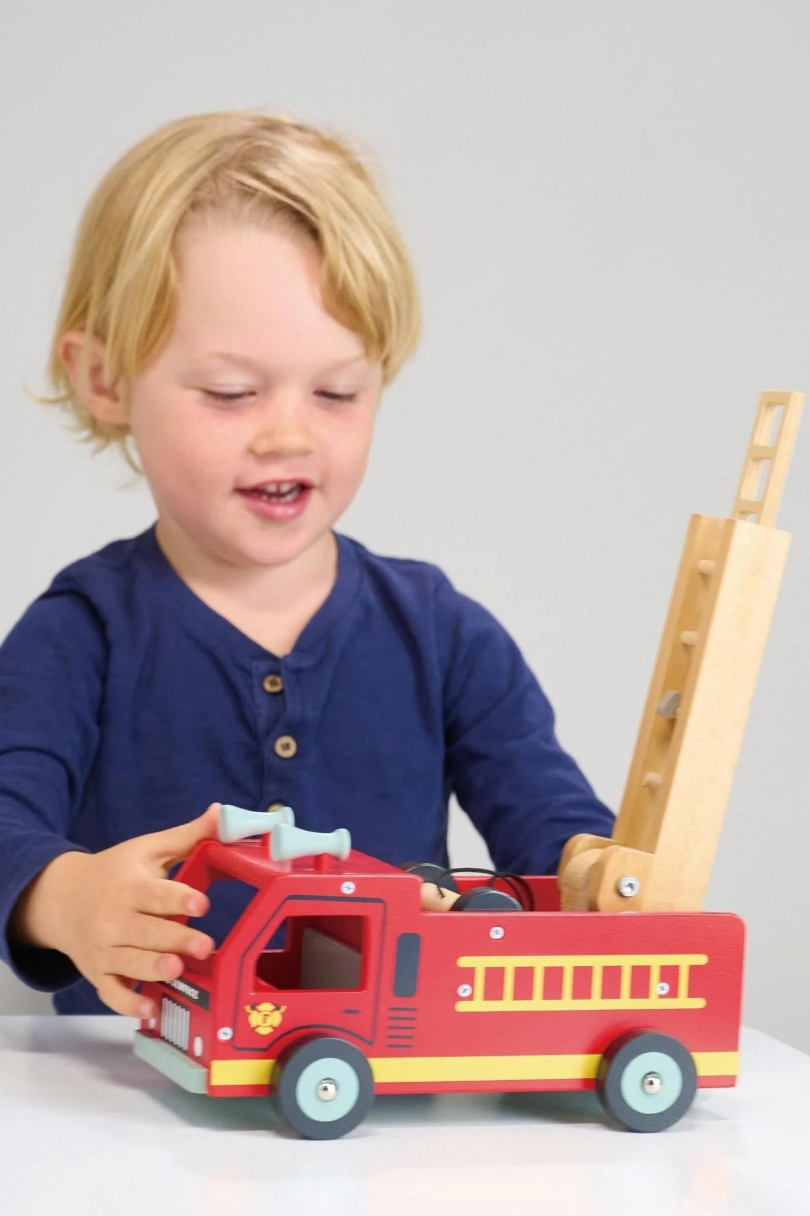 Red Fire Engine - Image 4