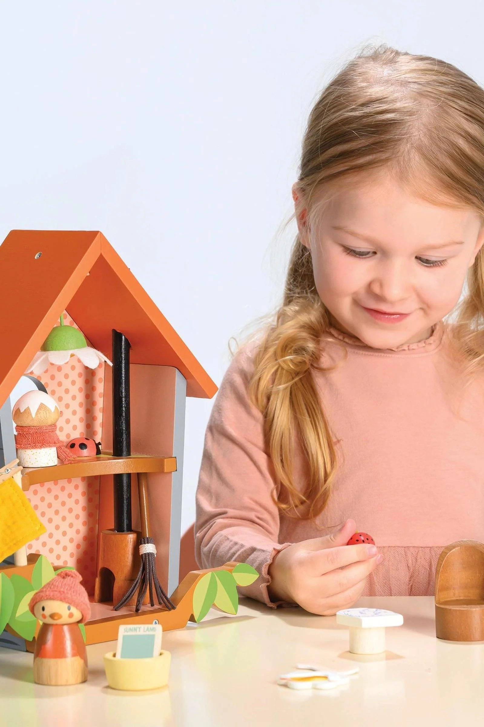 Robin's Nest Box Wooden Birdhouse Play Set - Image 7