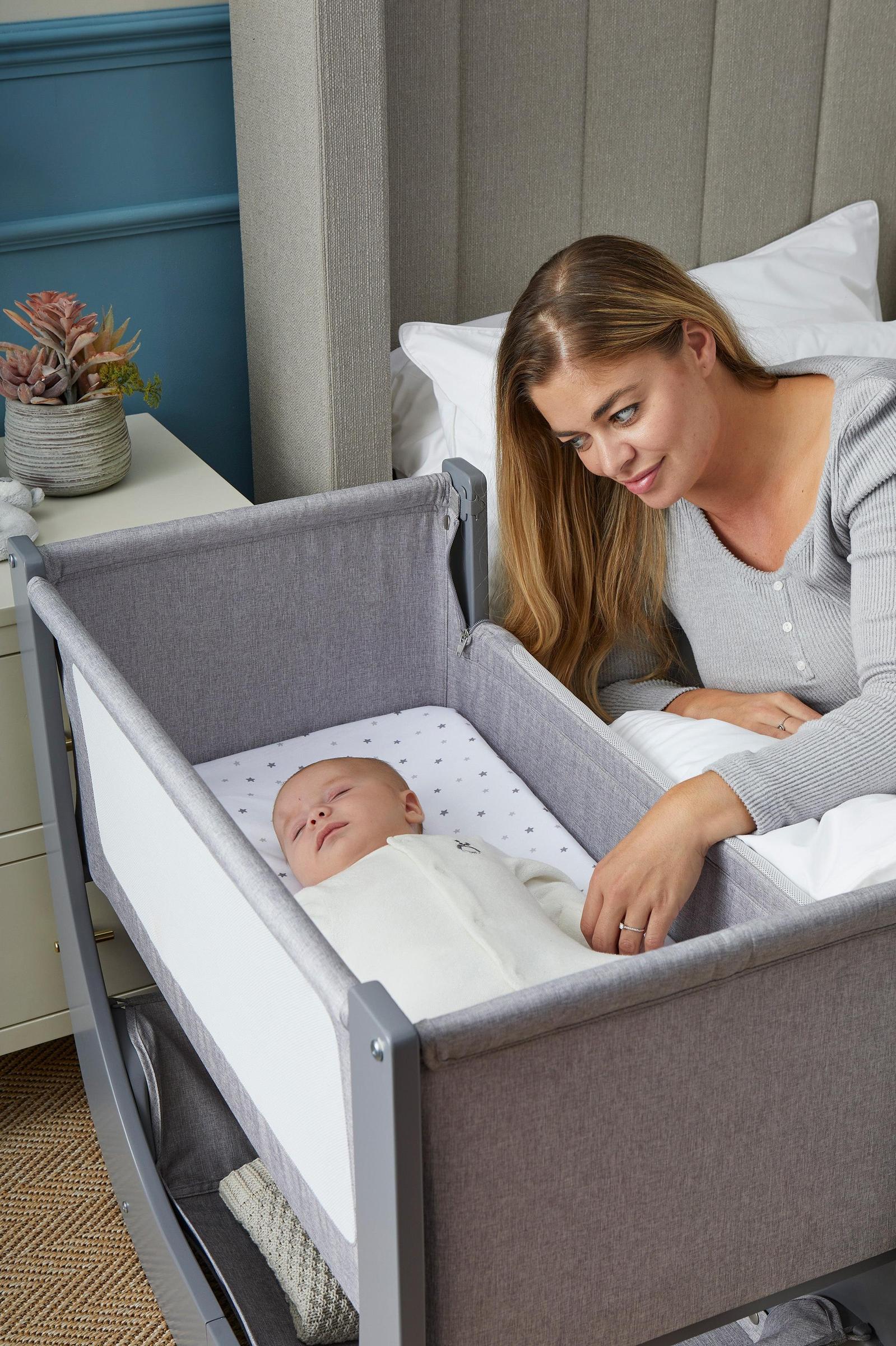 Shnuggle Air Lite Bedside Bassinet, Infant Crib, Height Adjustable