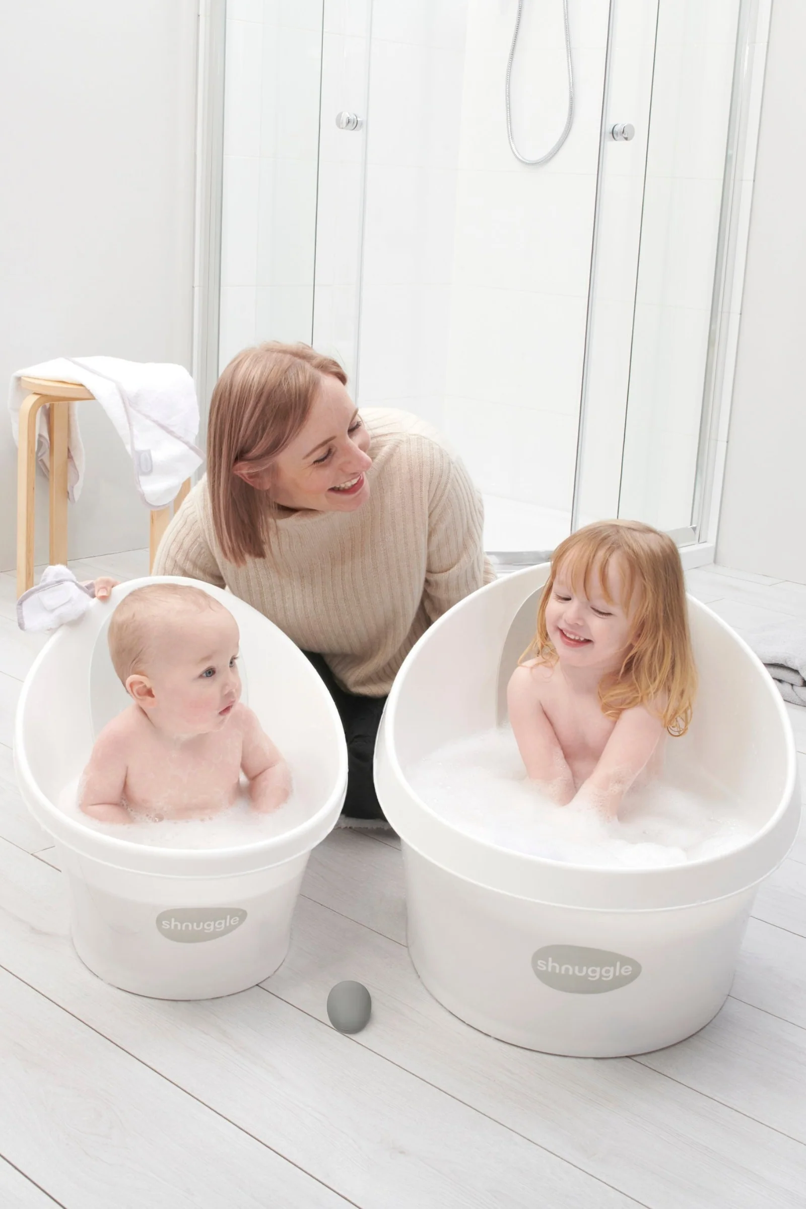 Shnuggle Growing Family Bath Time Bundle: Baby & Toddler Baths + 7-Piece Set for Bath & Diaper Time
