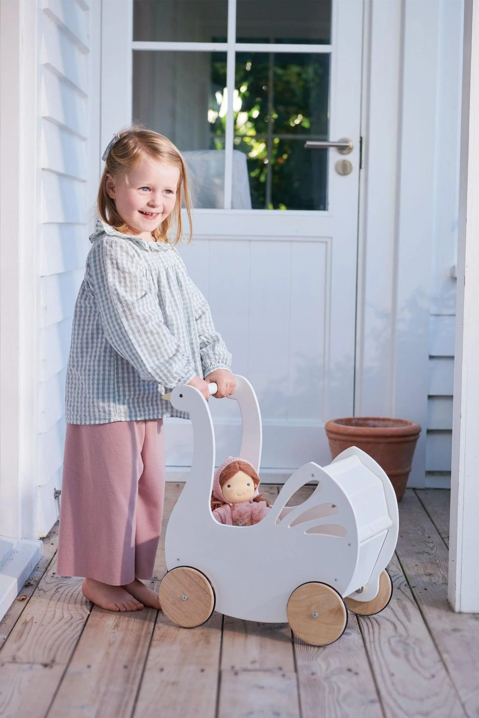 Sweet Swan Baby Carriage - Image 2