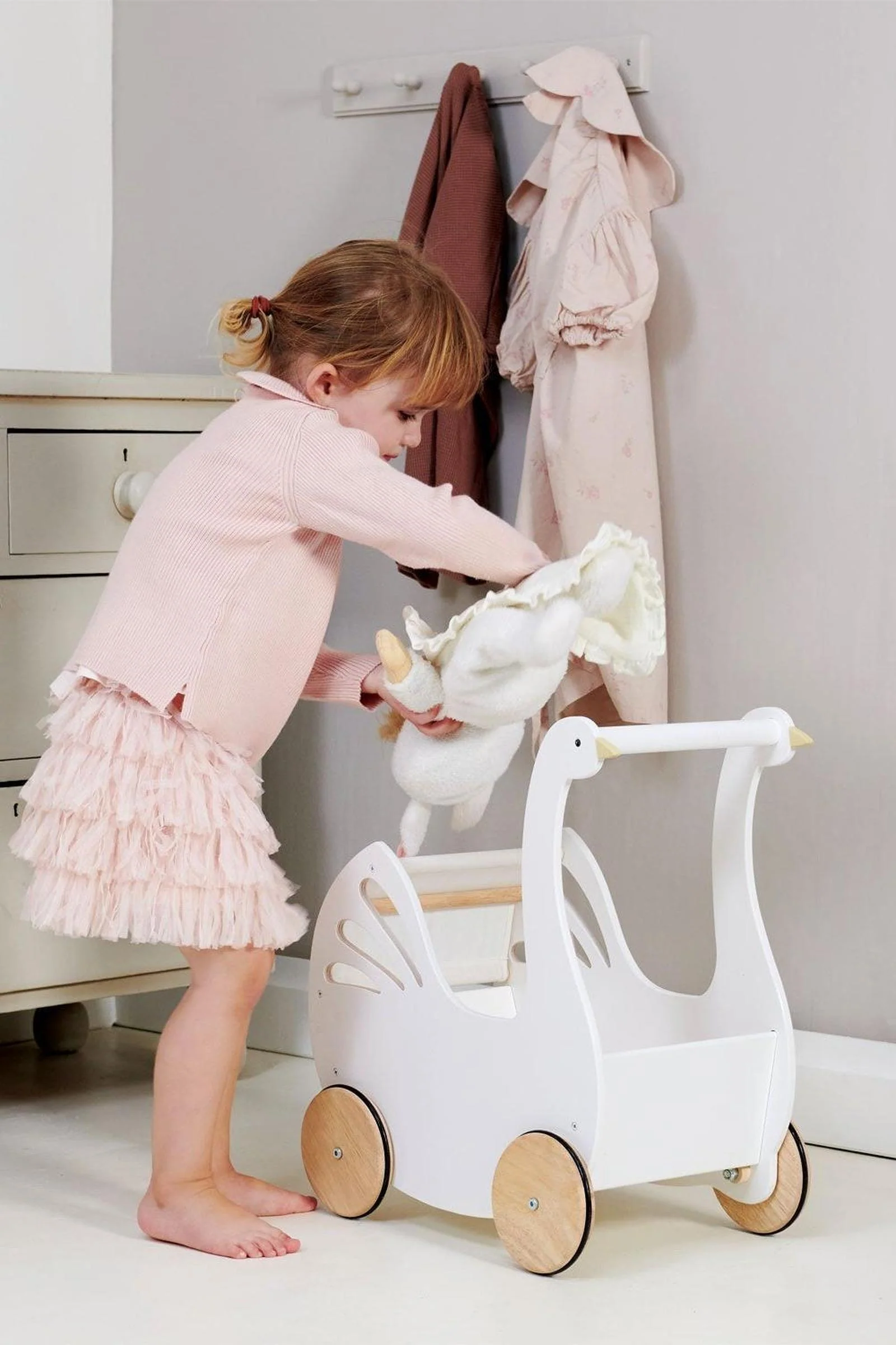 Sweet Swan Baby Carriage - Image 8