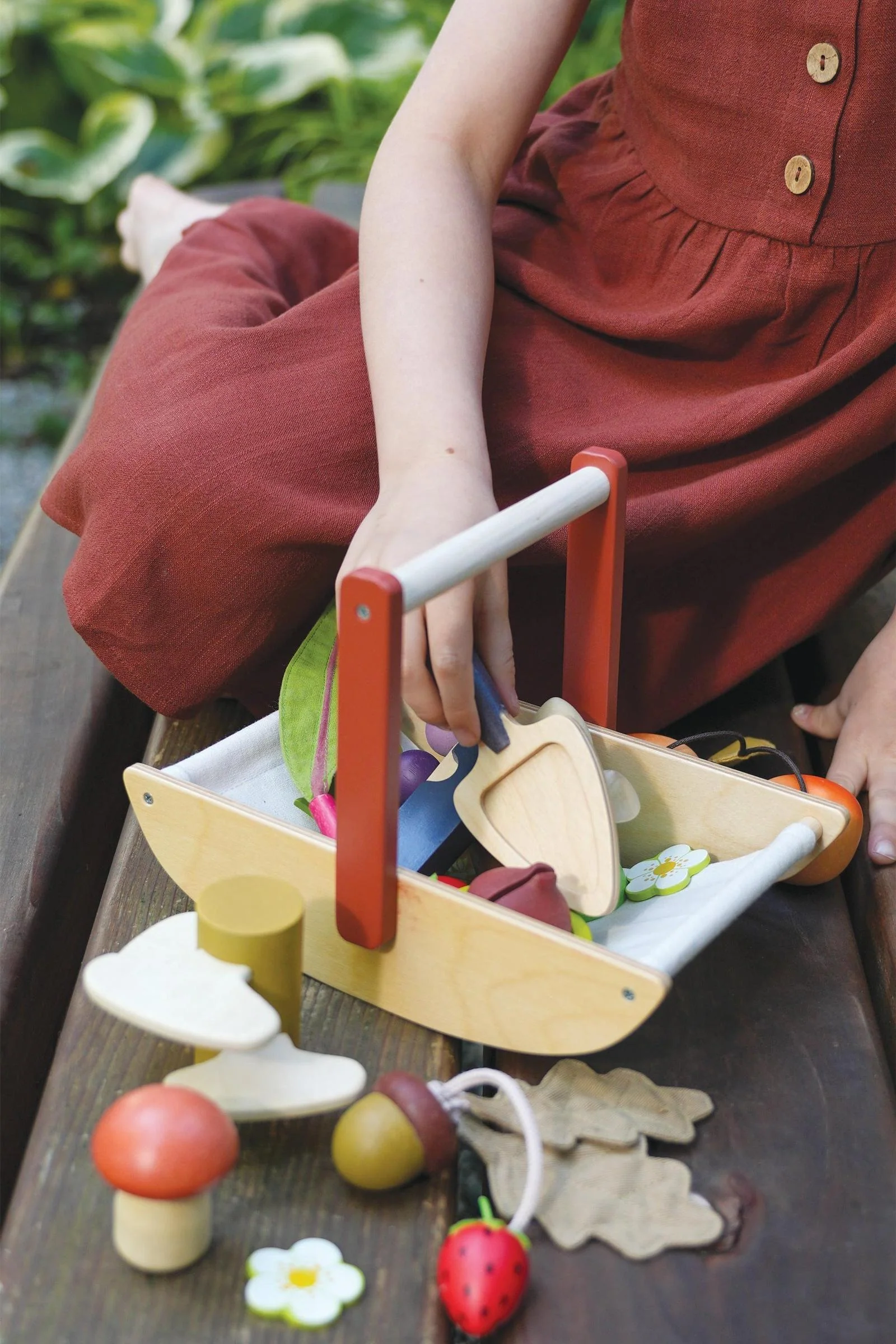 Wild Wood Foraging Trug - Image 6