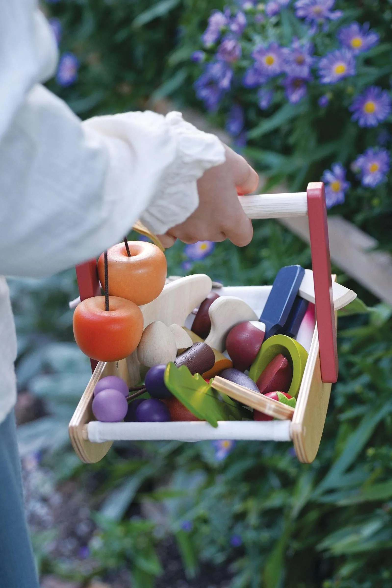 Wild Wood Foraging Trug - Image 8